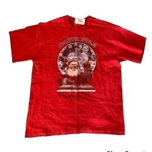 Vintage Christmas Pinup Santa Clause T-shirt Tee North Pole Packing Co Red